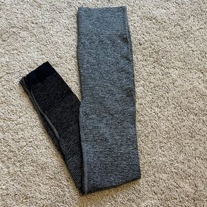 Boom Boom Jeans women’s S/M gray to black high rise leggings